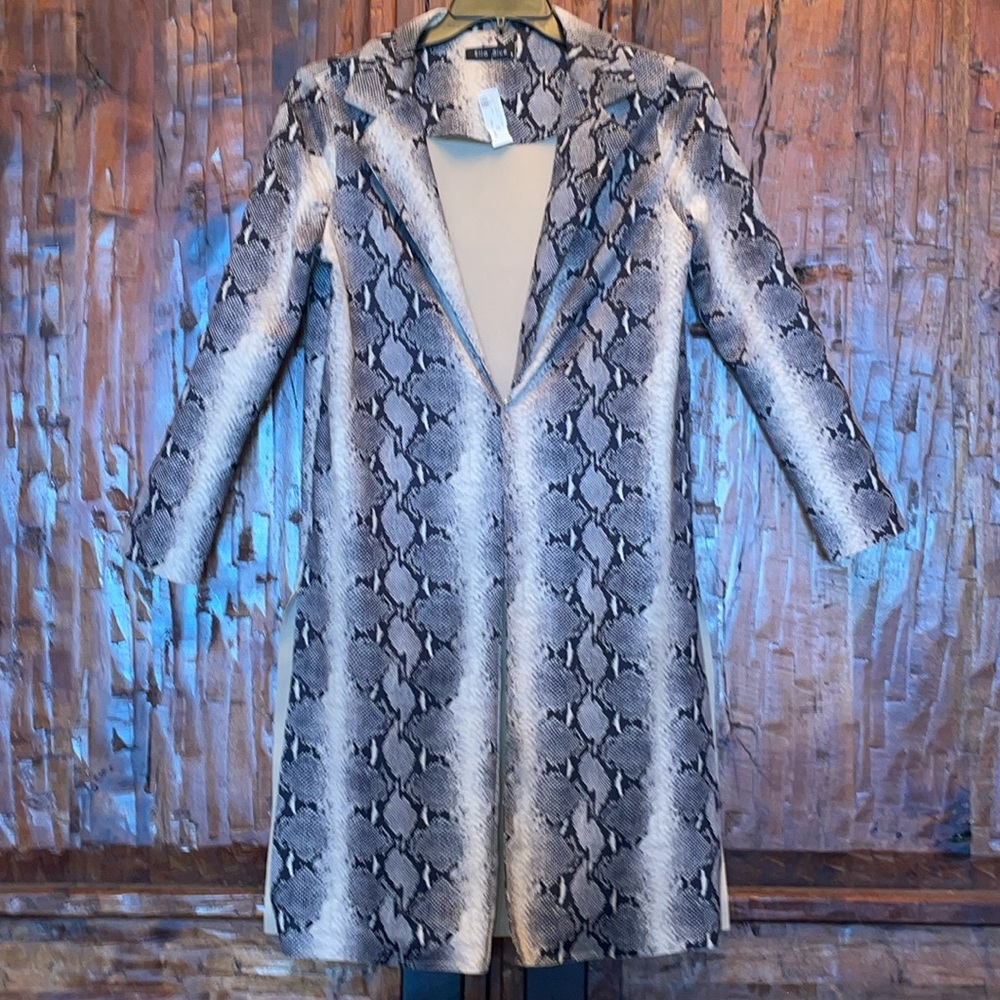 Ella Blue snake print super soft light jacket. New w/tags! Size Small